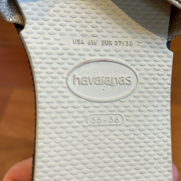 Havaianas Beige Sparkle Bow Flip Flops - Picture 5 of 5